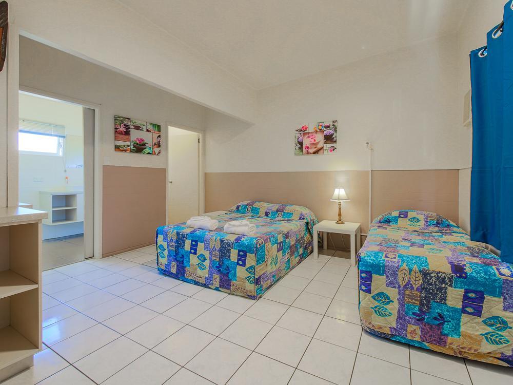 Marlin Motel Biggera Waters Екстериор снимка