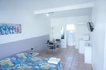 Marlin Motel Biggera Waters Екстериор снимка