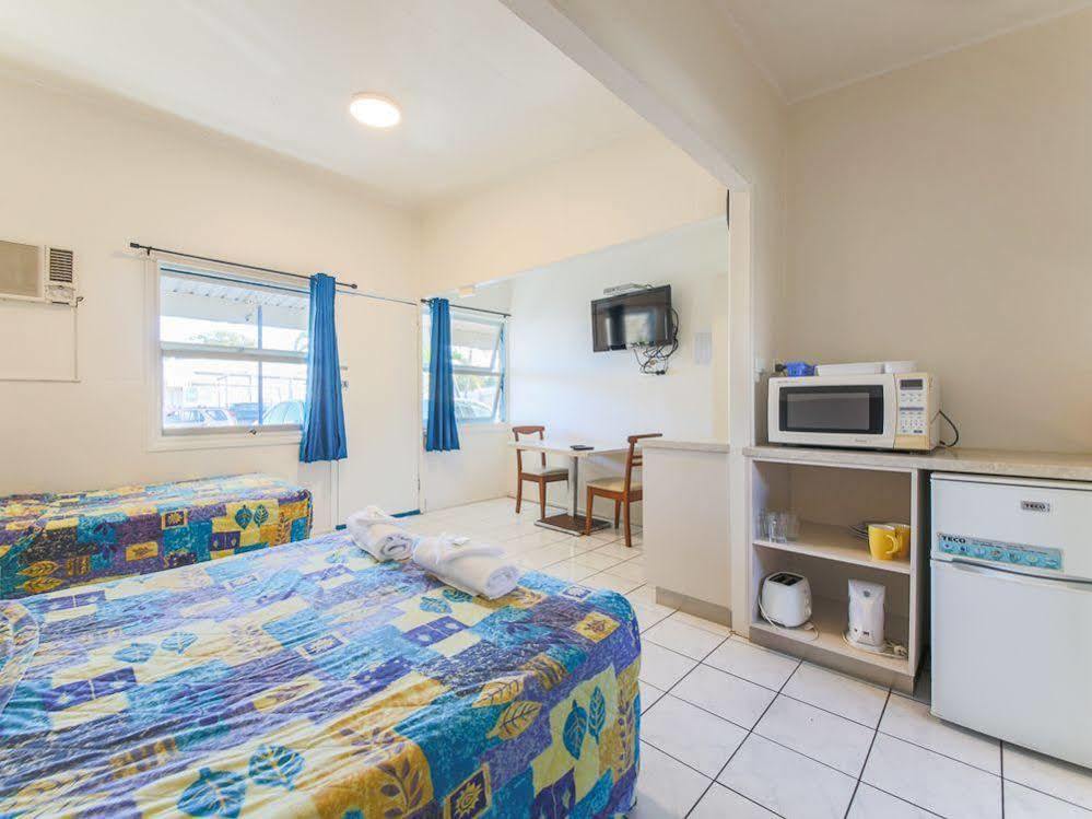 Marlin Motel Biggera Waters Екстериор снимка